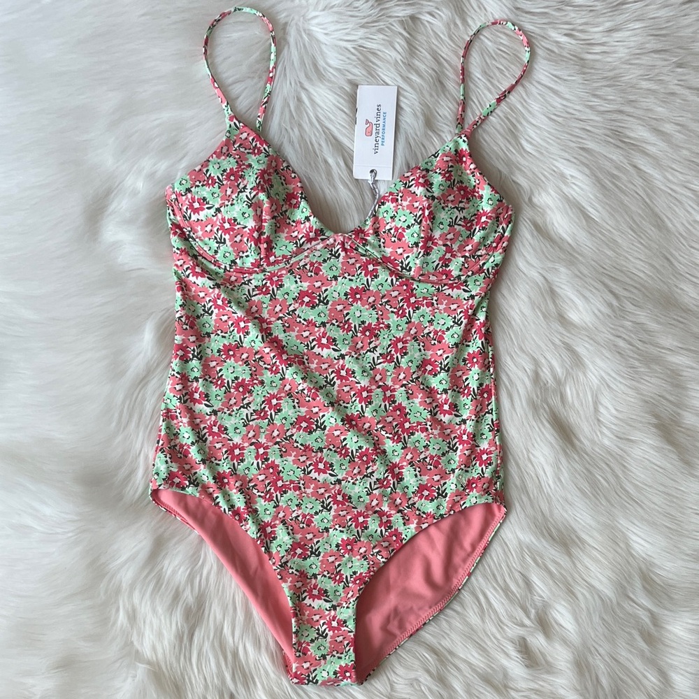 Vineyard Vines one piece S